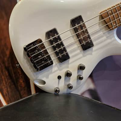 Ibanez SR300E-PW SR Series E-Bass 4 String - Pearl White image 3