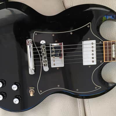 Gibson SG Standard USA, 2007, Ebony, with original Gibson hardcase image 3