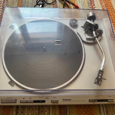 Technics SL-D303 Vintage Direct Drive Turntable image 2