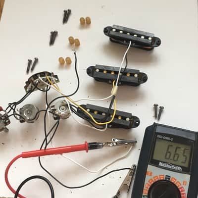 Vintage 1998 CTS Pots Genuine Fender Guitar Aged Relic Loaded Strat Pickups Set Staggered Poles 137xx49 image 13
