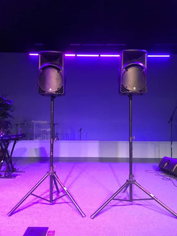 Mackie SRM450v2 12" Powered Speakers (Pair) image 1