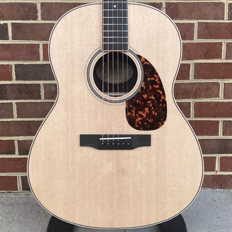 Larrivee L-03R, Sitka Spruce Top, Rosewood Back & Sides, Maple Binding, Ebony Bridge & Fretboard Bild 1