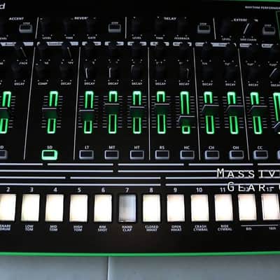 Roland TR8 Digital Drum Machine ('Rhythm Performer') w. effects & sidechain