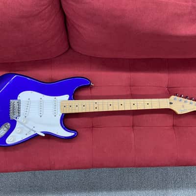 Fender Standard Stratocaster, Maple Fingerboard, White Pickguard 1999 - Midnight Blue image 3
