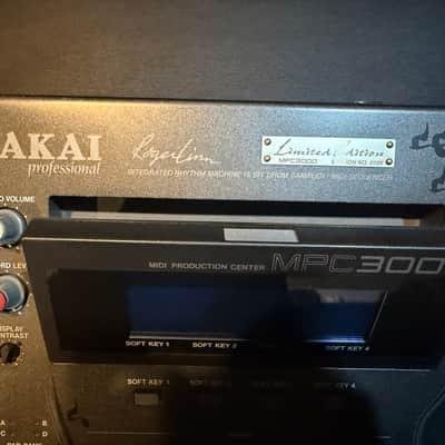 Akai MPC3000LE MIDI Production Center 1999 - 2001 - Black image 15