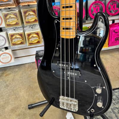 Squier Classic Vibe '70s Precision Bass - Black image 9