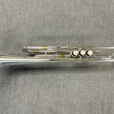 Yamaha Xeno Silver Large Bore Bb Trumpet YTR-8345RG - Low Mileage image 4