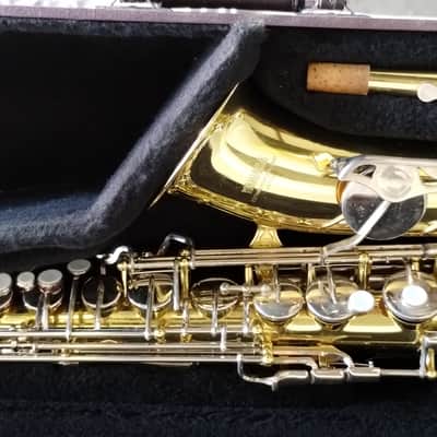 Yamaha YAS-23 Alto Saxophone good condition w hard case 25 huge pictures! image 1