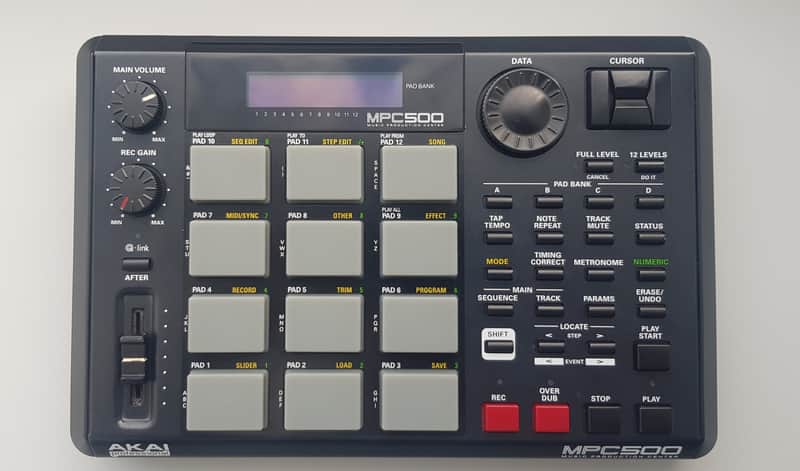 Akai MPC500 Music Production Center 2006 - 2013 - Black image 1
