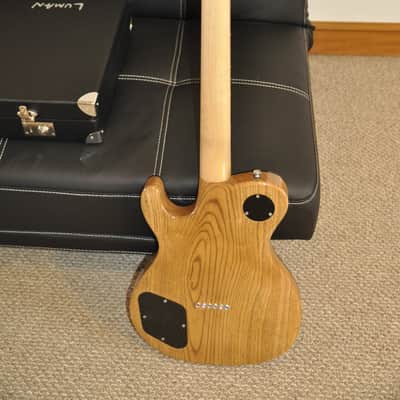 Luman Single Cutaway Natural Walnut image 10