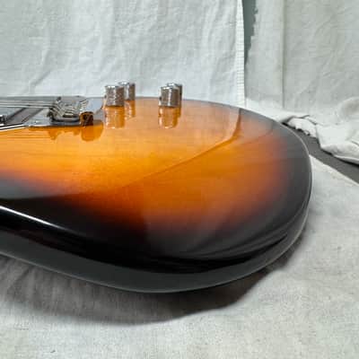 Fender Deluxe Series Toronado Guitar - MIM Made In Mexico 1997 image 20