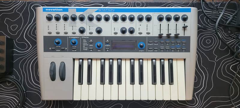 Novation K Station 25-Key 8-Voice Synthesizer 2001 - Silver image 1