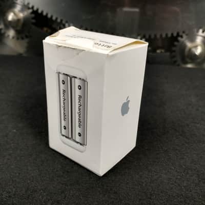 Apple Battery Charger Rechargeable AA Batteries w/ 6 Apple AA Batteries image 4