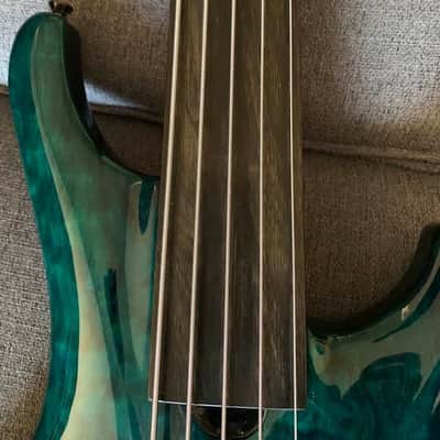 Roscoe Custom-5 String Fretless Bass image 7