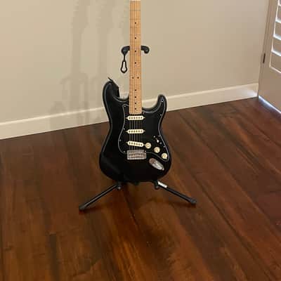Fender FSR Special Edition Player Stratocaster with Maple Fretboard 2019 - 2024 - Black image 1