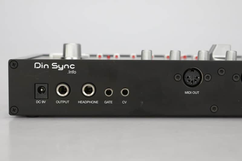 Din Sync RE-303 Bass Line Analog Synth Roland TB-303 Replica Black