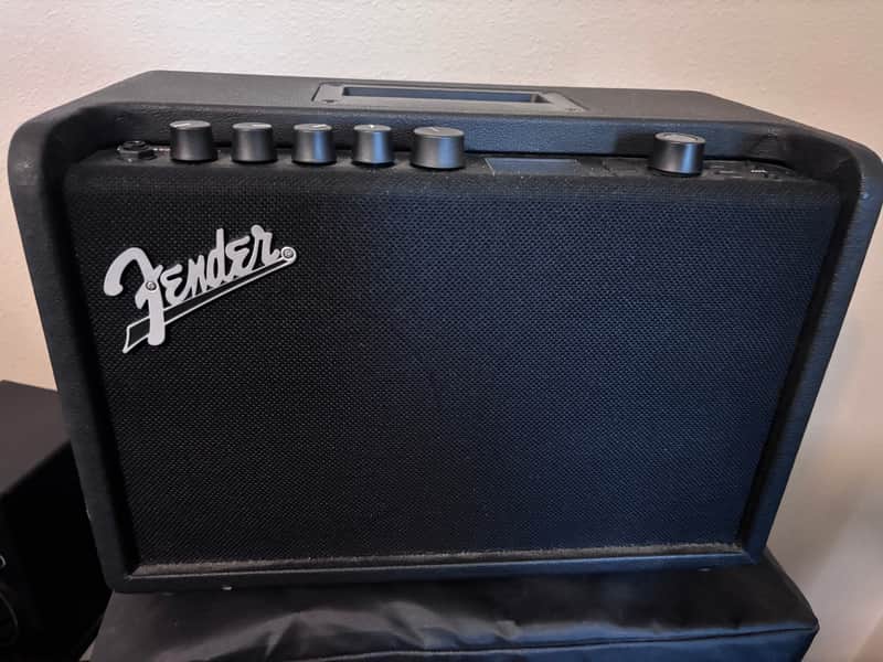 Fender Mustang GT 40 40-Watt 2x6.5" Modeling Guitar Combo 2017 - 2018 - Black image 1