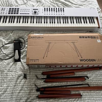 Arturia KeyLab 88 MkII MIDI Controller - White + Legs, Pedal