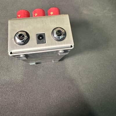 Origin Effects Cali76 Compact Deluxe Compressor Limited Edition 2018 - Genie Red image 6