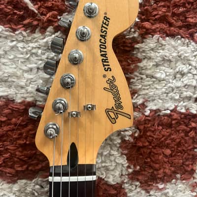 Fender Deluxe Roadhouse Stratocaster with Rosewood Fretboard 2014 - 2015 - Sonic Blue image 3