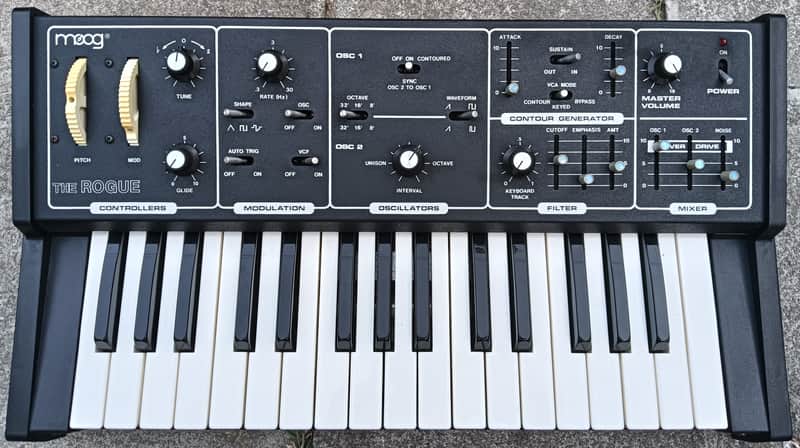 Moog The Rogue Monophonic synthesizer. imagen 1