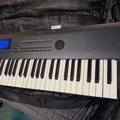 Roland D-70 76-Key Super LA Synthesizer 1990 - 1994 - Black image 7