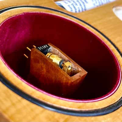 Benz Micro Ruby 3 Low Output MC Cartridge, Bruyére wood. Body, Line-contact Diamond on Boron image 7