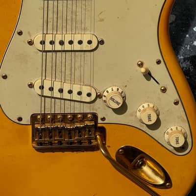 Fender Stratocaster FSR Deluxe Player '62 AVRI Reissue 2005 - very cool faded Olympic White looks 50 years old already. image 9