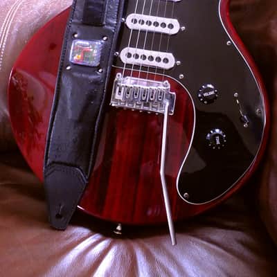 Well-Hung "PerfecTONE" guitar strap, 3" wide Prototype w/Aural Excitement circuit, BlackBird image 2
