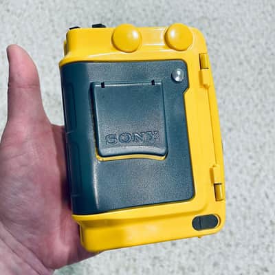 Sony WM-AF54 [COLLECTIBLE] Walkman Cassette Player, Top Yellow, Working ! image 7