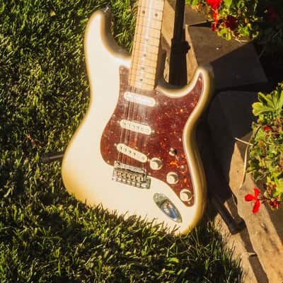 2017 Fender Classic Player '50s Stratocaster, Shoreline Gold W/ TORTOISE PICKGUARD! image 11