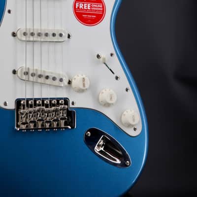 Squier Classic Vibe '60s Stratocaster with Laurel Fretboard Lake Placid Blue image 4