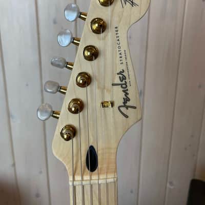 Fender Richie Kotzen Strat MN 2024 - Transparent Red Burst image 4