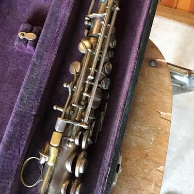 Martin Soprano saxophone 1920's silver plate, stenciled "American Artist". Demo image 3