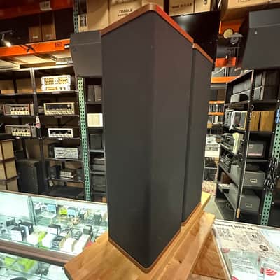 Vandersteen Model 1 2-Way Time and Phase-Aligned Floor-standing Loudspeaker 20 - 100 Watts image 2