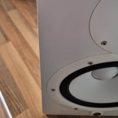 Yamaha HS8 8" Powered Studio Monitor (Pair) 2015 - Present - White image 6