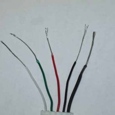 Epiphone Quick Connect End + 5 attached Thin Wires: white, green, red, black, bare, black - 5 pin hole connection (for 4 conductor pup) 2023 - QC End - white hard plastic, length of wires 1 & 1/2" - for 4 conductor pup (NO: pickup, control harness) image 6