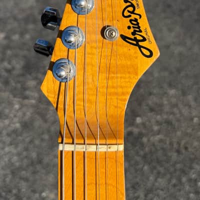 Early Aria Pro II RS Electric Guitar w/Flamed Maple Neck imagen 5