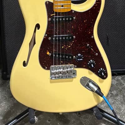 Fender Eric Johnson Thinline Stratocaster with Maple Fretboard 2018 - 2019 - Vintage Blonde image 2