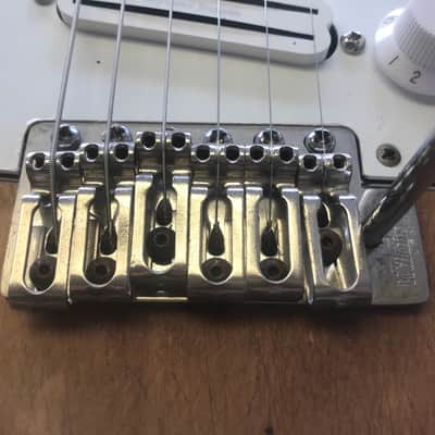 Fender Highway One Statocaster 2009 Second Generation - Seymour Duncan Rails w/ 906 Premium Gig Bag + Chord. Sale Benefits Nonprofit Music Education Organization. image 5