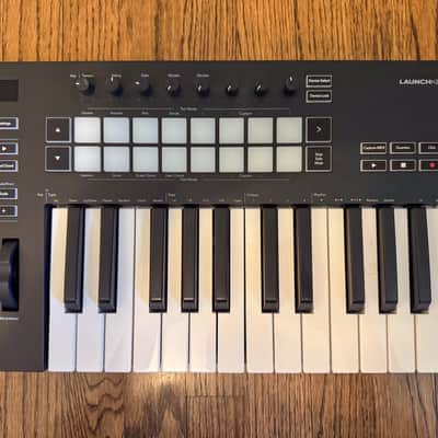 Novation Launchkey 25 MKIII MIDI Keyboard Controller | Reverb