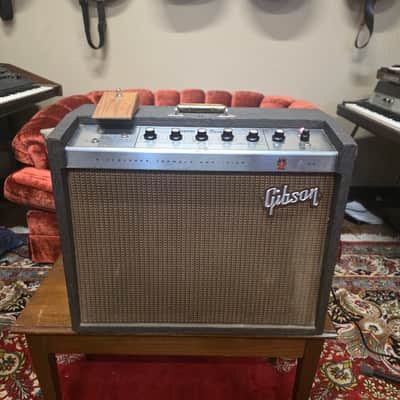 Gibson GA-8T Discoverer Tremolo 1x12 Tube Guitar Amplifier 1960s image 1