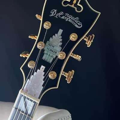 D'Angelico New Yorker NYL-4 18" Archtop image 10