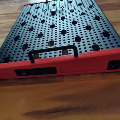 Temple Audio DUO 17 Pedalboard - Upgraded- incudes Travel Case 2020 Temple Red image 6