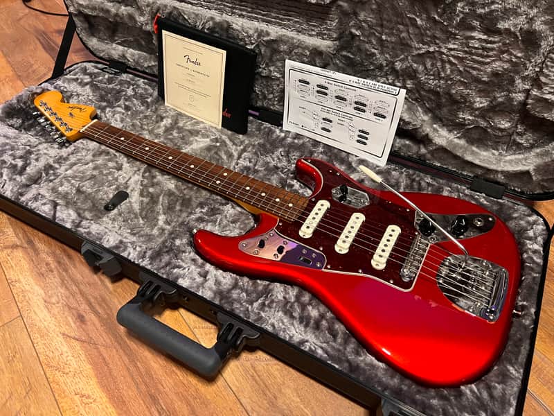 Fender Limited Edition Parallel Universe Series Jaguar Strat 2018 - Candy Apple Red