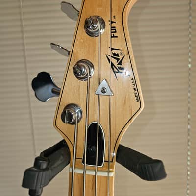 Peavey Fury 1983 - Gloss Red image 11