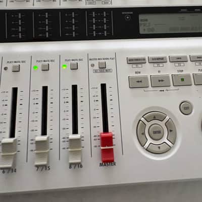 Zoom R16 USB Audio Interface / Digital Multitrack Recorder / Control Surface 2010s - White image 4
