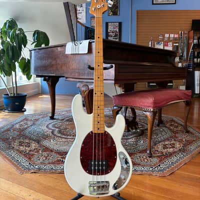 Sterling StingRay Classic Ray24CA image 1