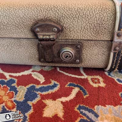 Vintage 1963 Fender Jazzmaster / Jaguar Hardshell Case – White Tolex with Black Trim – Good Condition, Used image 4