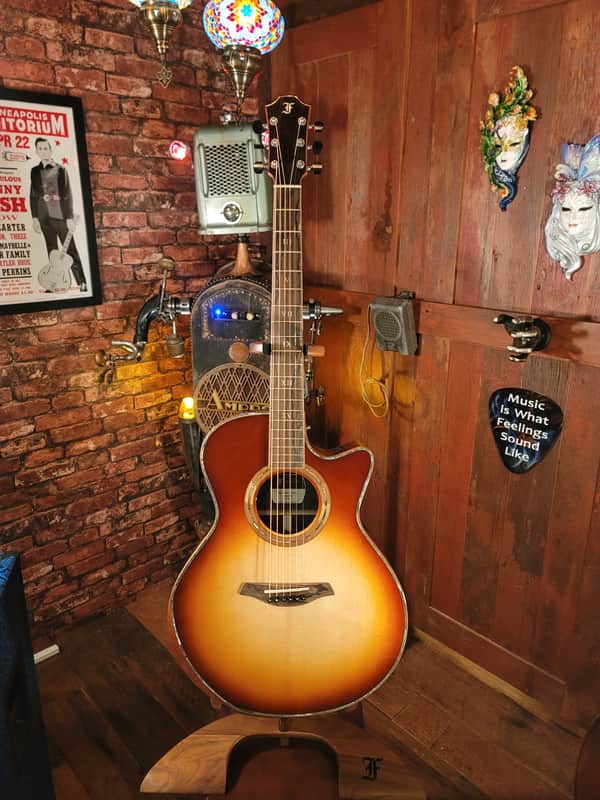 Red Deluxe SR 121851 with Free Furch Guitar Strap and Original CNR image 1